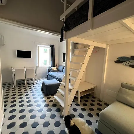 Spazioso Incantevole Monolocale A 아파트 마르시아나마리나